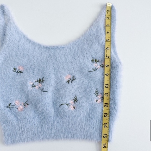 Cotton On Body Fuzzy Blue Cropped Embroidered Floral Crop Top XS - Picture 9 of 9